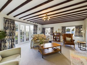 Living room- click for photo gallery